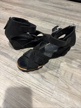 Sorel Black joanie wedge